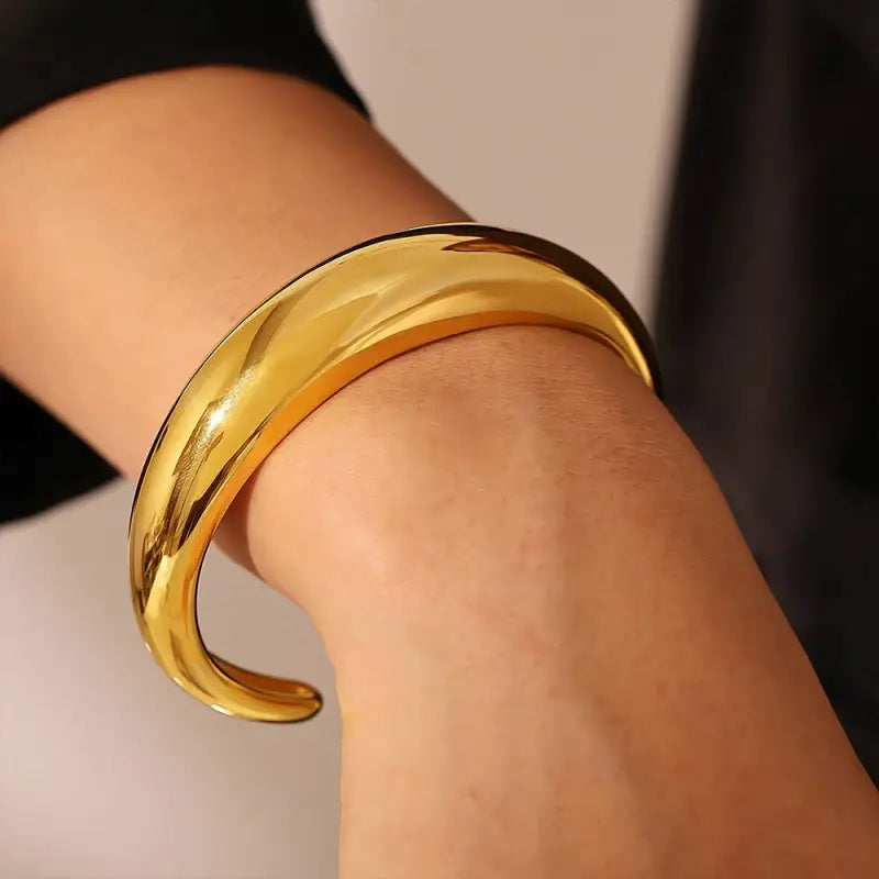 18k Gold C-shaped Bracelet - Theora & All Sleek Gold-toned Metal Cuff Bracelet Unisex Adults
