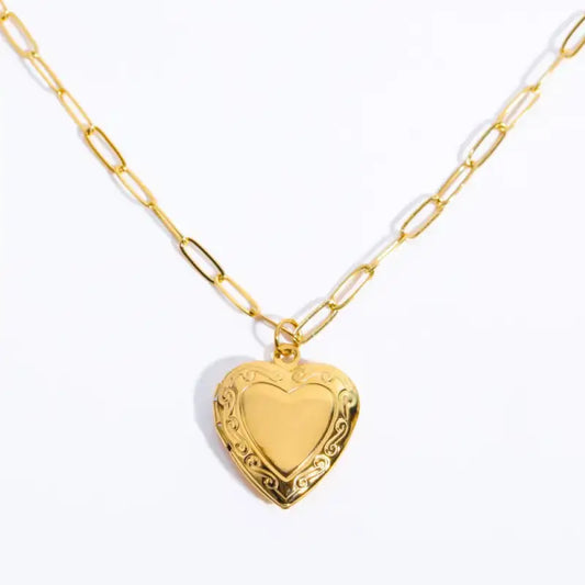 Timeless Charm of Theora & Co’s 18k Gold Heart Necklace