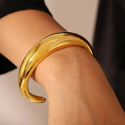 18k Gold C-shaped Bracelet - Theora & All Sleek Gold-toned Metal Cuff Bracelet Unisex Adults