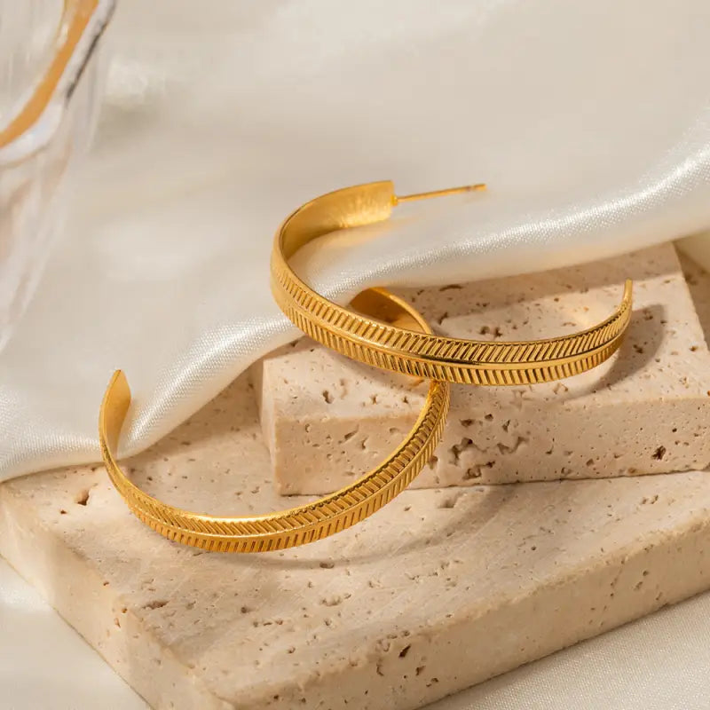 18k Gold Circle Hoop Earrings | Large Textured Leaf Design Hoops All Gold Textured Hoop Earrings Woven Female All Ages