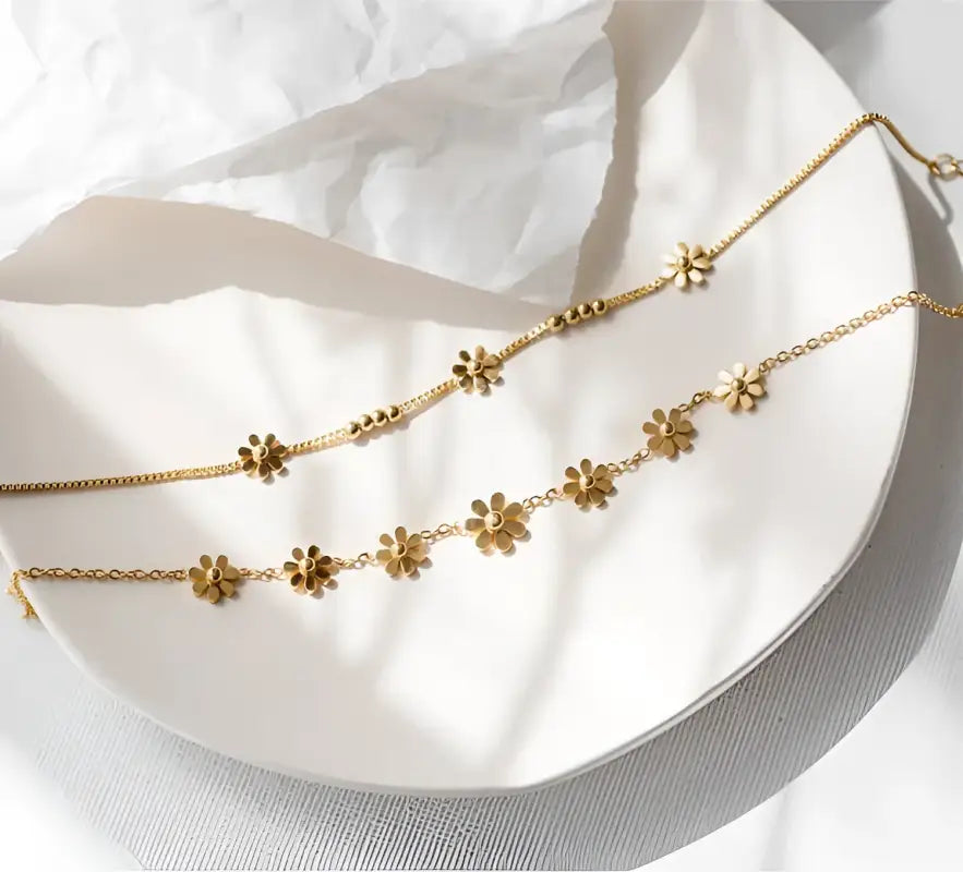 18k Gold Daisy Anklet - Sweet Flower Design Ankle All Gold-colored Daisy Charm Anklet Delicate Female Adults