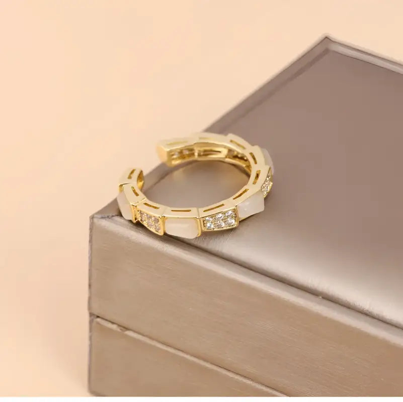 https://shineoss.oss-cn-hongkong.aliyuncs.com/wang/2022/10/06/181f0ac3-eef6-47c5-9cc7-81b00b7efd75.jpg